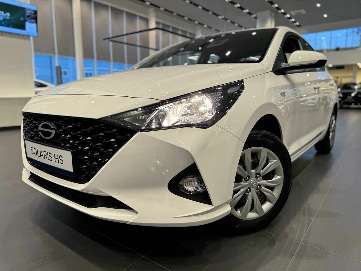 Solaris HS купить по цене от 1 930 000 рублей