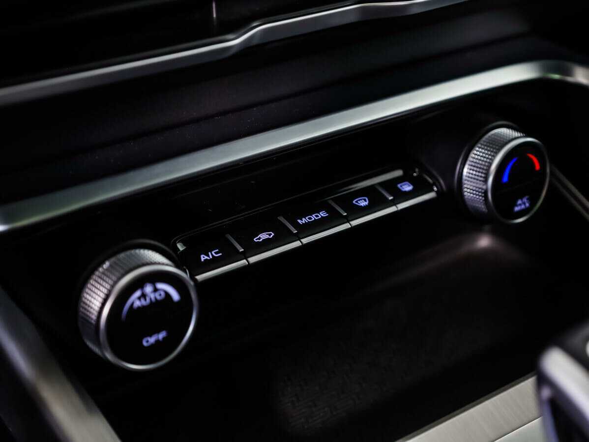 Купить Джили Кулрэй, 2021, 77 188 км.. Фото: #13