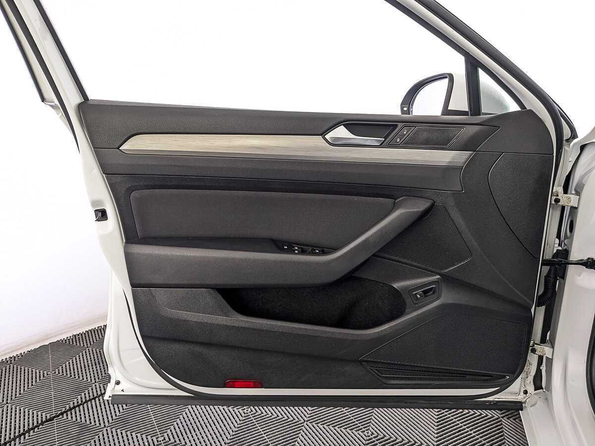 Купить Фольксваген Пассат, 2017, 120 532 км.. Фото: #18