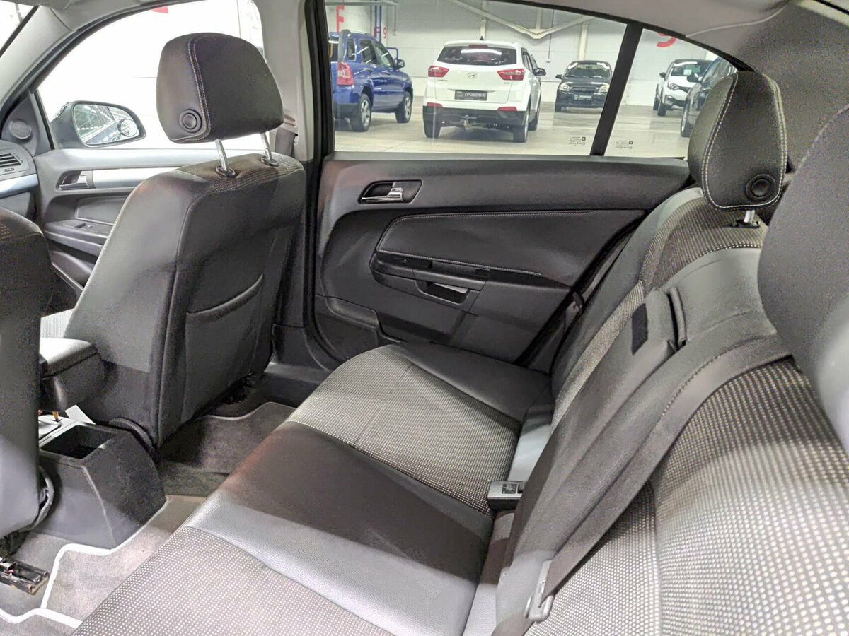 Купить Опель Астра, 2012, 176 000 км.. Фото: #11